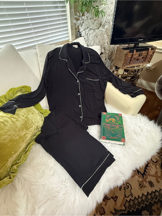 Eberjey Other - Eberjey Black Pajama Set with Ivory Piping